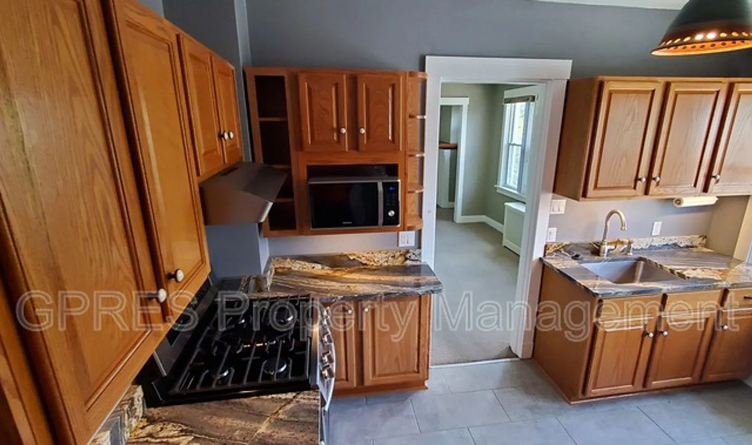 Beautifully Rehabbed Central Oakmont apartment with Old-World charm — Photo 3