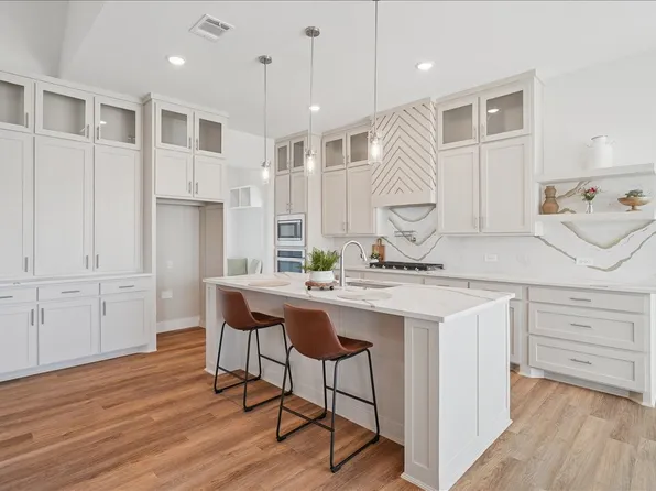 340 Slimp Blf, Azle, TX 76020
