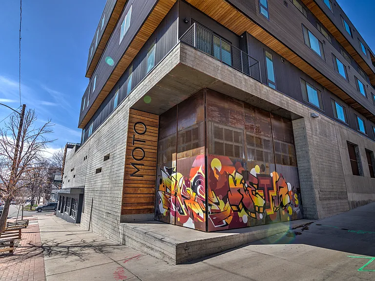 MOTO — Photo 22