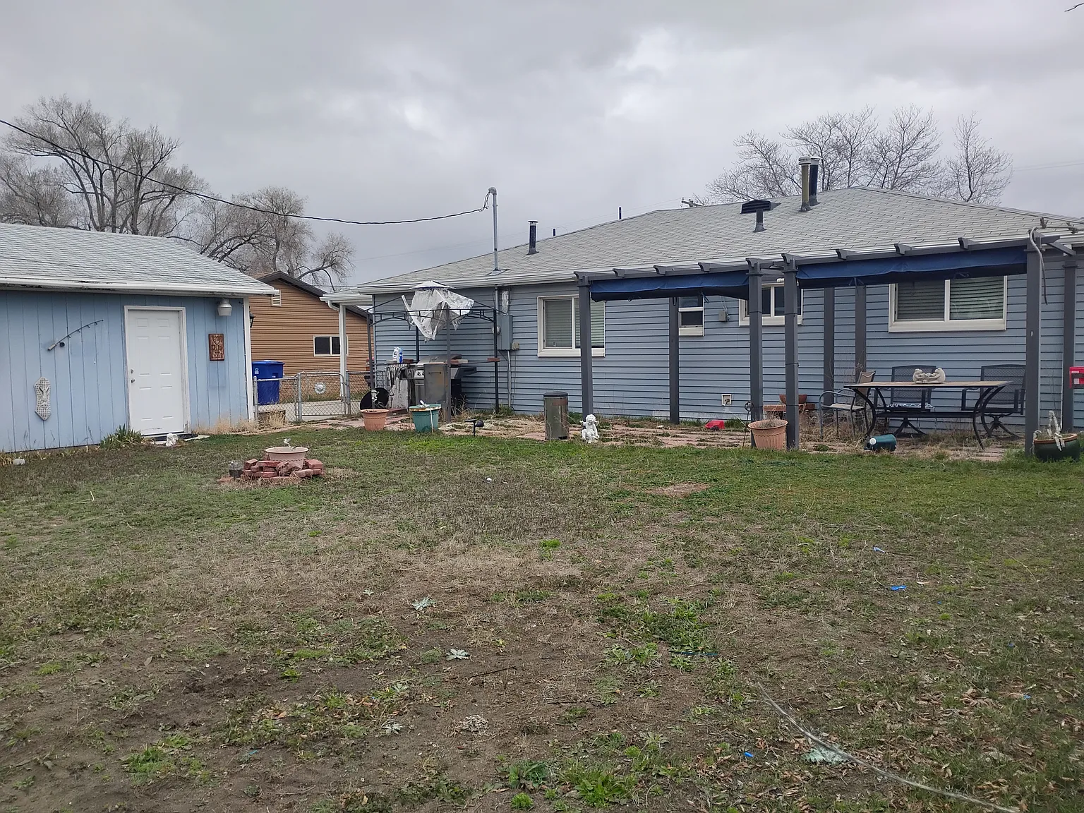 3 bed, 1.5 bath, 2100 sqft, $2,300 — Photo 4