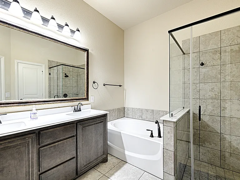 1721 Maplewood Dr — Photo 19