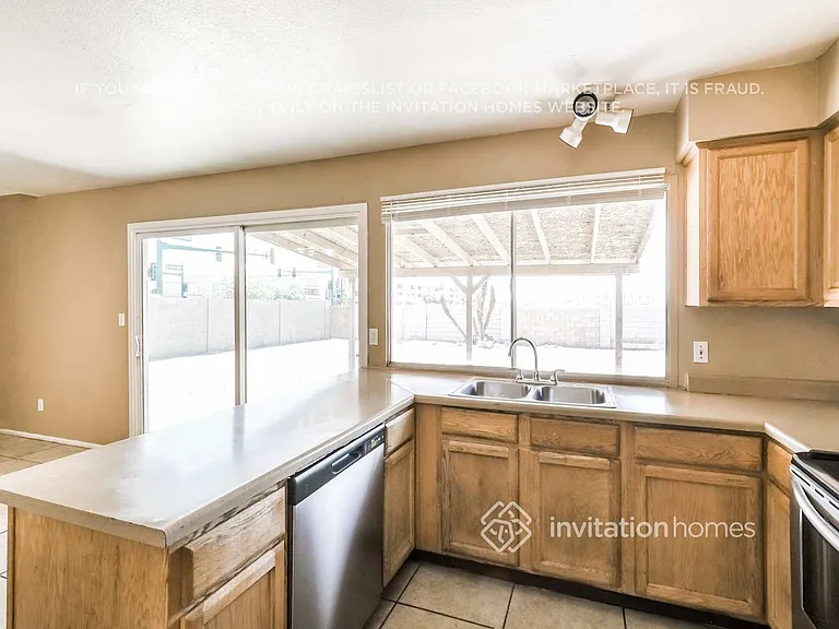 3410 N 90th Dr — Photo 11