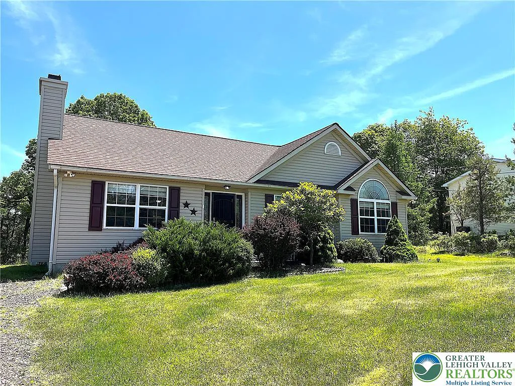3 bed, 1203 sqft, $2,000 — Photo 2
