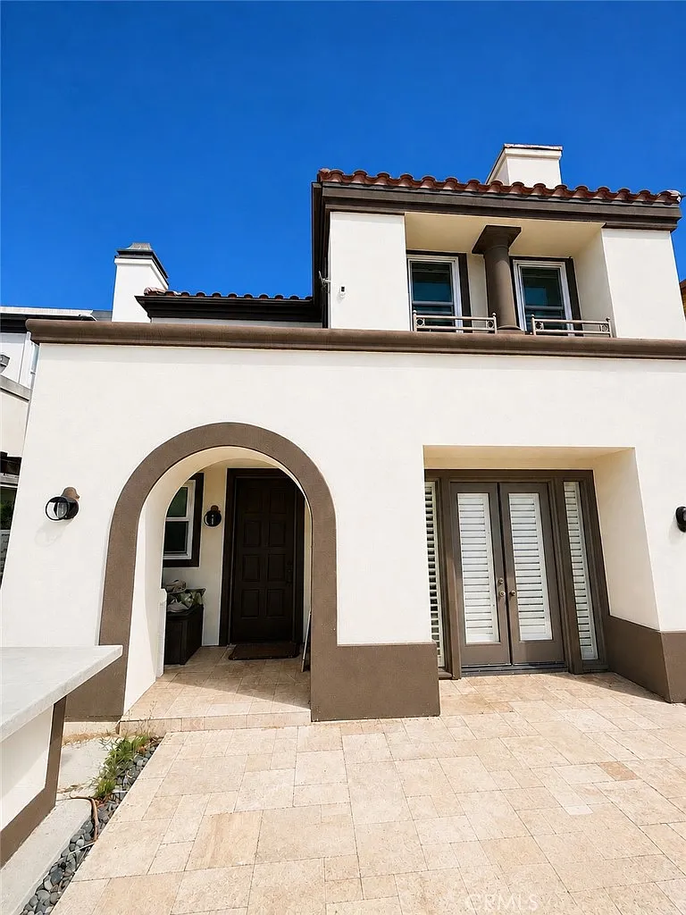 3 bed, 3.5 bath, 3055 sqft, $7,500 — Photo 2