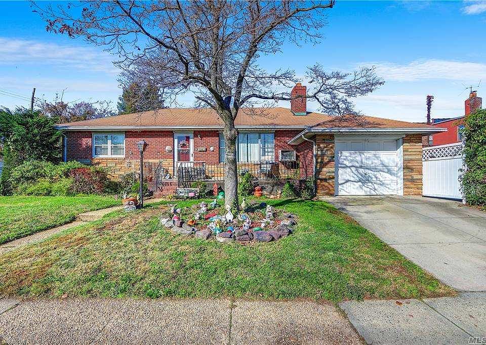 238 15 95th Ave Floral Park Ny 11001 Zillow