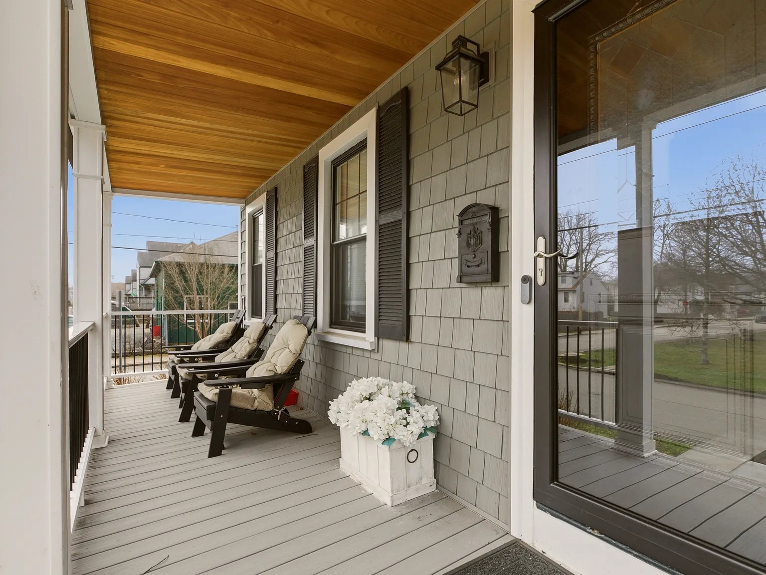 4 bed, 2.5 bath, 2915 sqft, $5,000 — Photo 3
