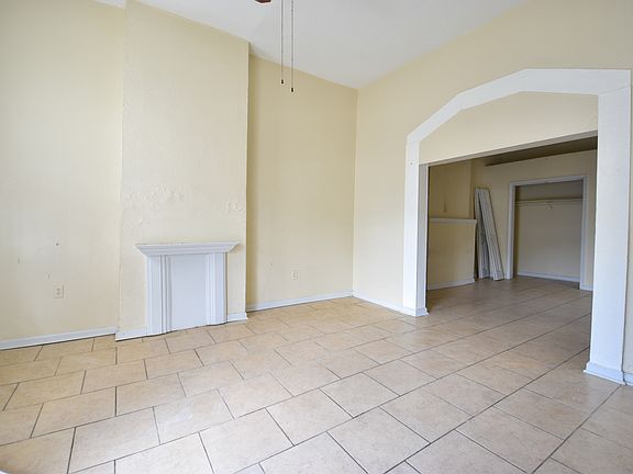 3rd image of 2402 Dumaine St #1