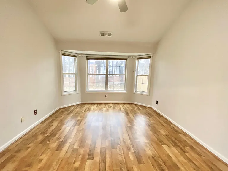 685 Chantress Ct — Photo 7