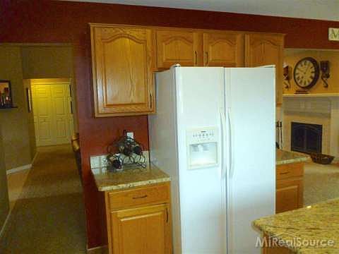 4th image of 15723 White Oak Dr