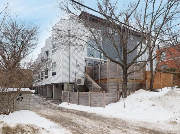 47 Ontario St #A, Ottawa, ON K1K 1L1