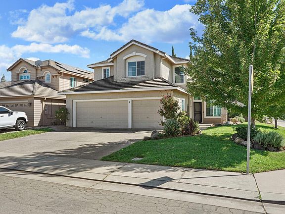 5th image of 2588 Sequoia St