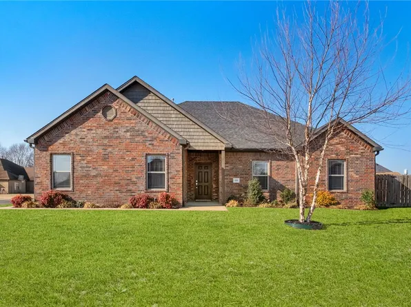 555 Harrison St, Pea Ridge, AR 72751