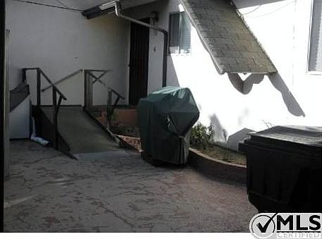 3rd image of 438 Blackshaw Ln