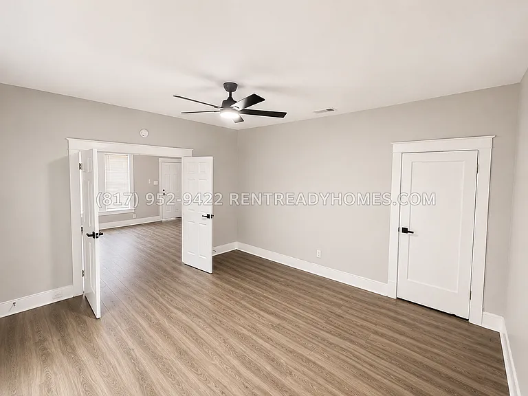 1022 E Allen Ave — Photo 3