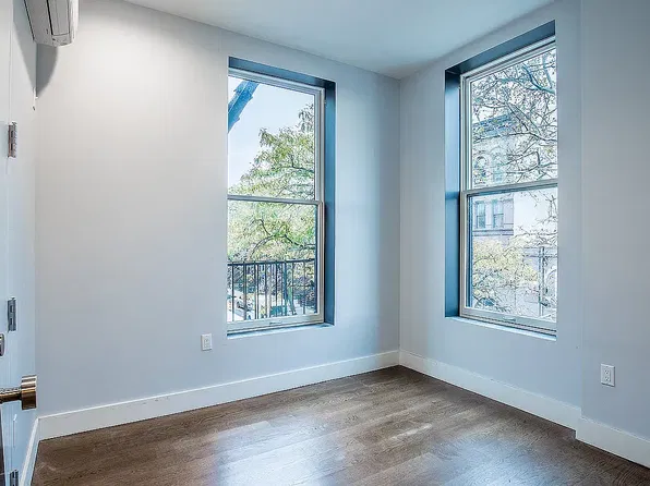 131 Tompkins Ave, Brooklyn, NY
