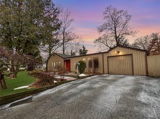 17 Ronan Rd, Glen Cove, NY 11542