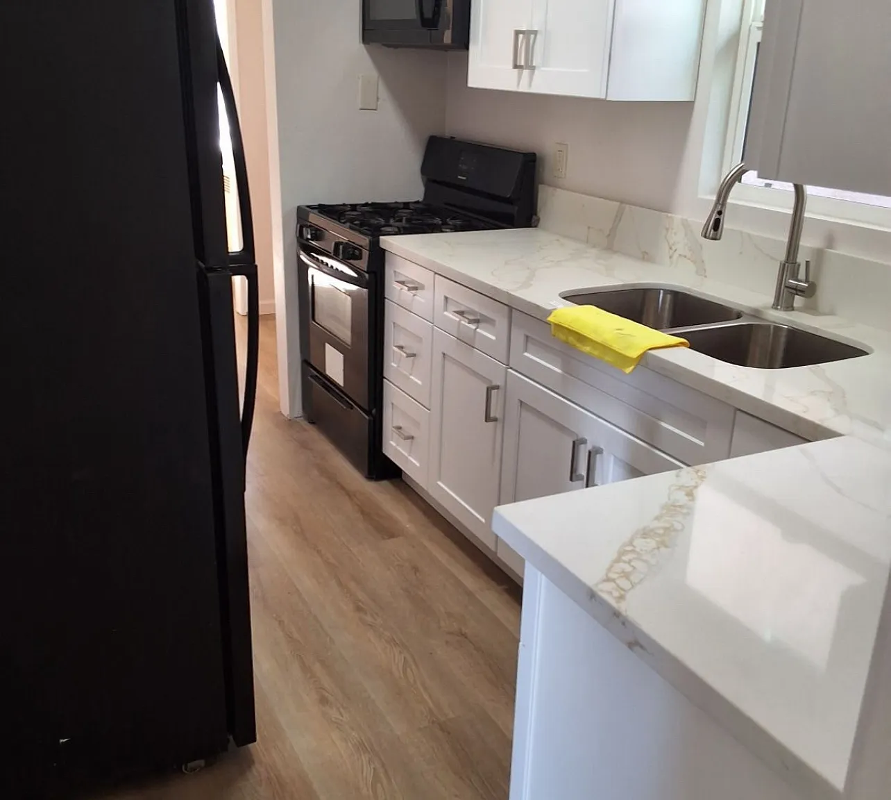1 bed, 950 sqft, $2,000 — Photo 4