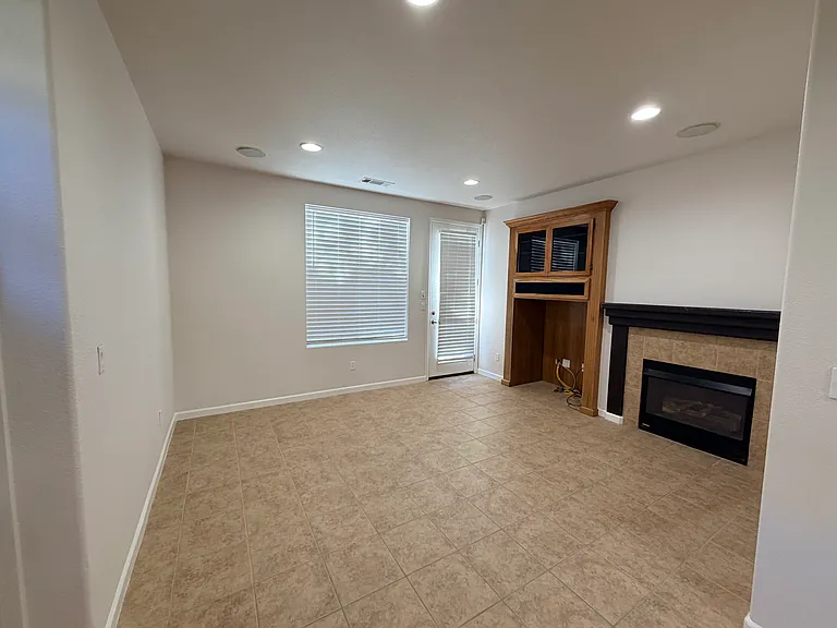 5780 Shadow Hill Dr — Photo 5