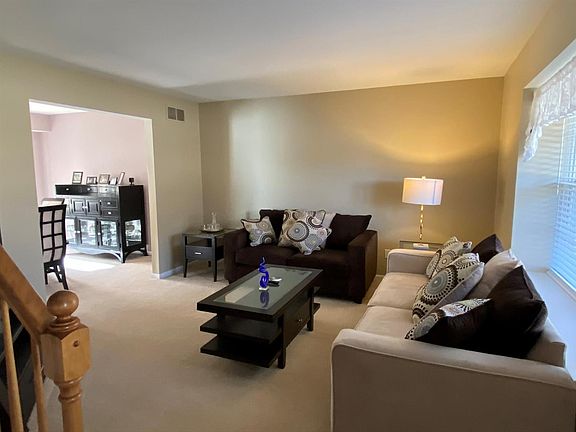 5th image of 40561 Bluesprings Ct
