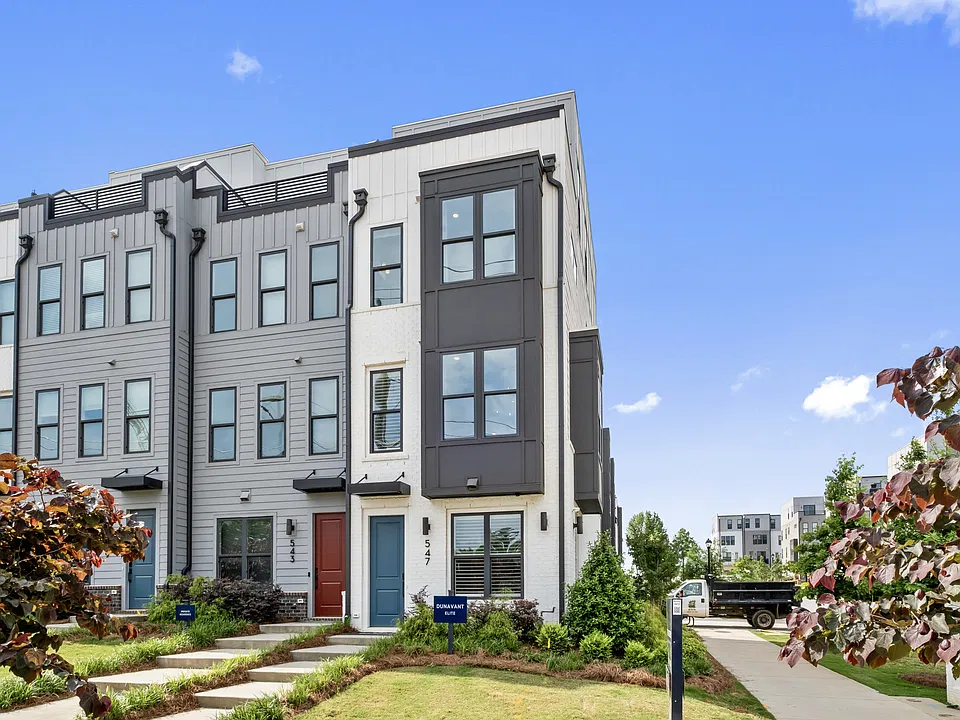 547 W Tremont Ave