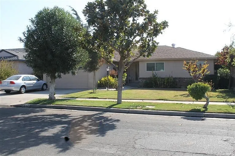 1317 E Sample Ave photo 1