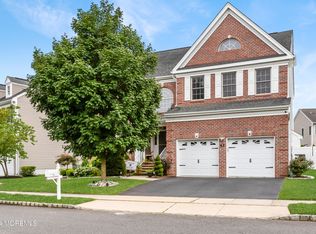 43 Springhouse Cir, Manalapan, NJ 07726