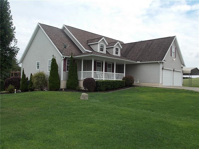 Outdoor and In, this house is a pleasure to preview.  Shows like new construction.