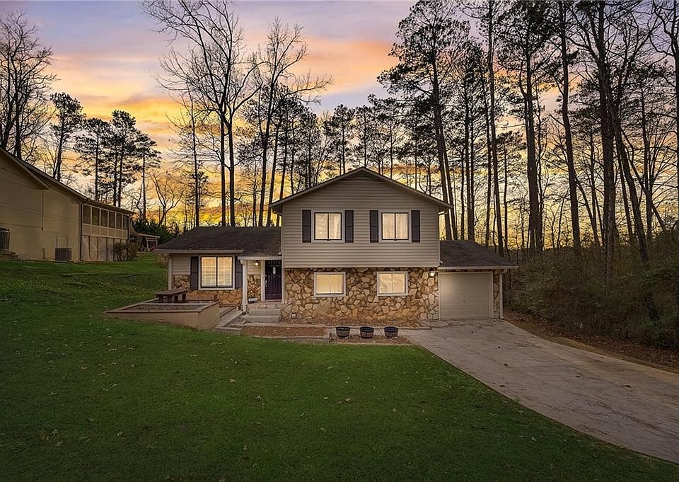 1st image of 1525 Rambling Woods Dr