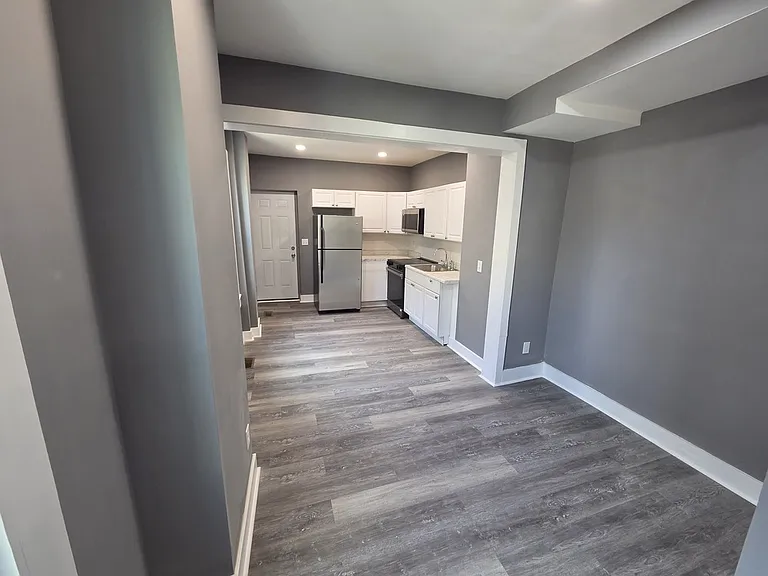 500 N Port St — Photo 5