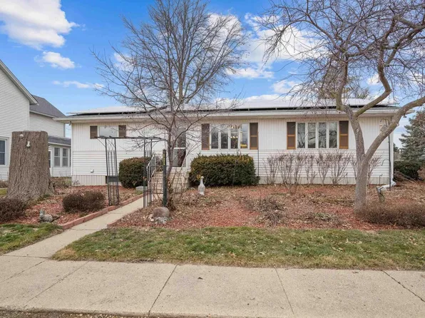 206 E Lincolnway St, Wheatland, IA 52777