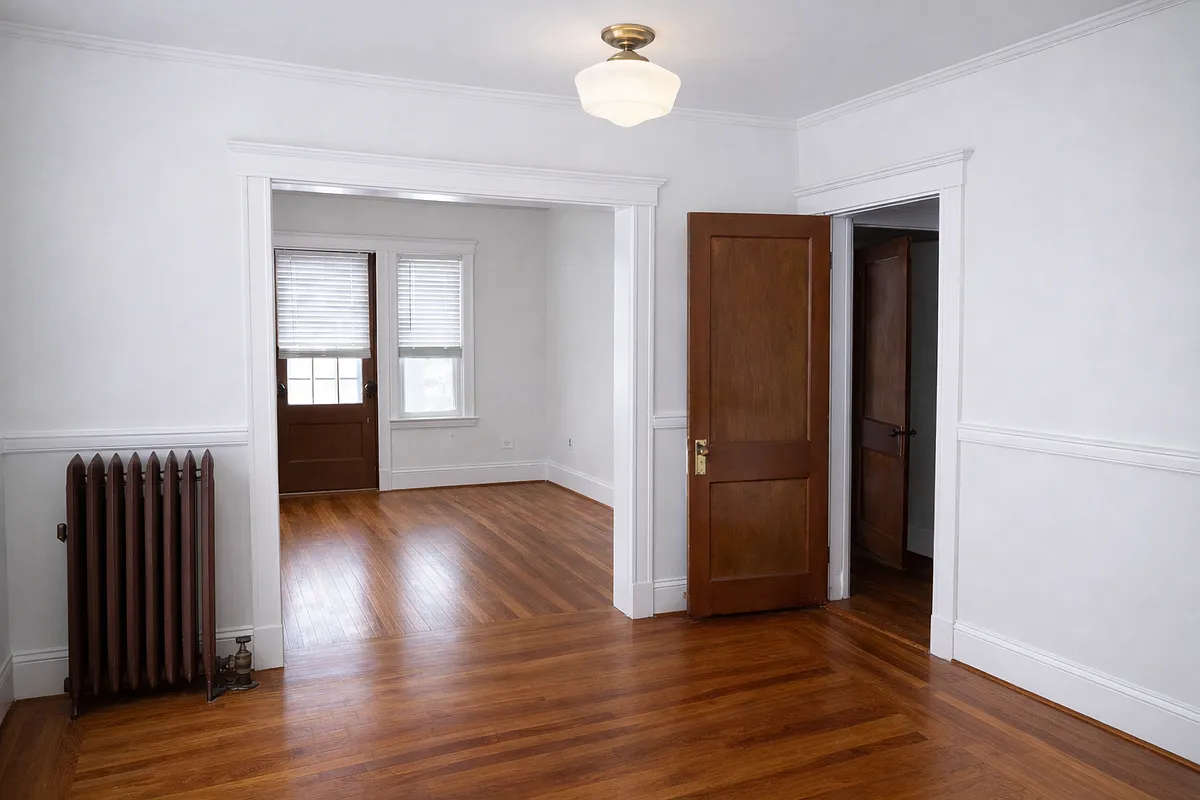 Building Photo - 748 Belmont St #2