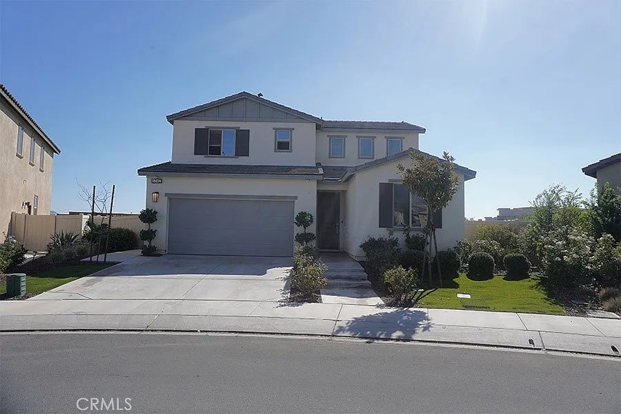 3 bed, 2.5 bath, 1957 sqft, $3,000 — Photo 1