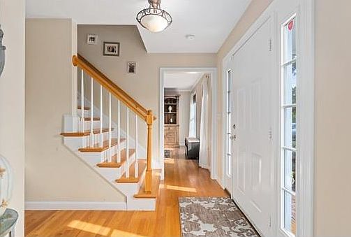 2nd image of 31 Cottonwood Cir
