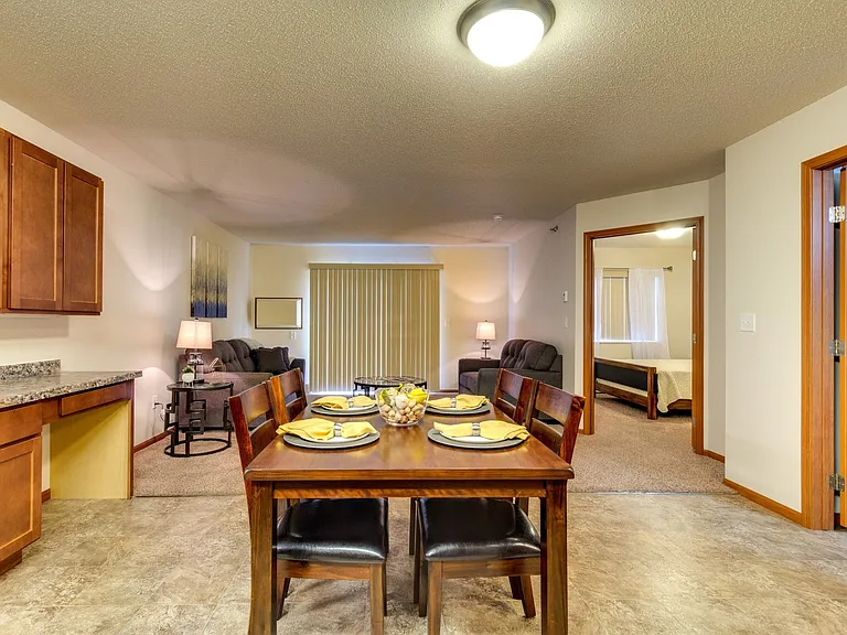 Southport Heights Apartments — Photo 10