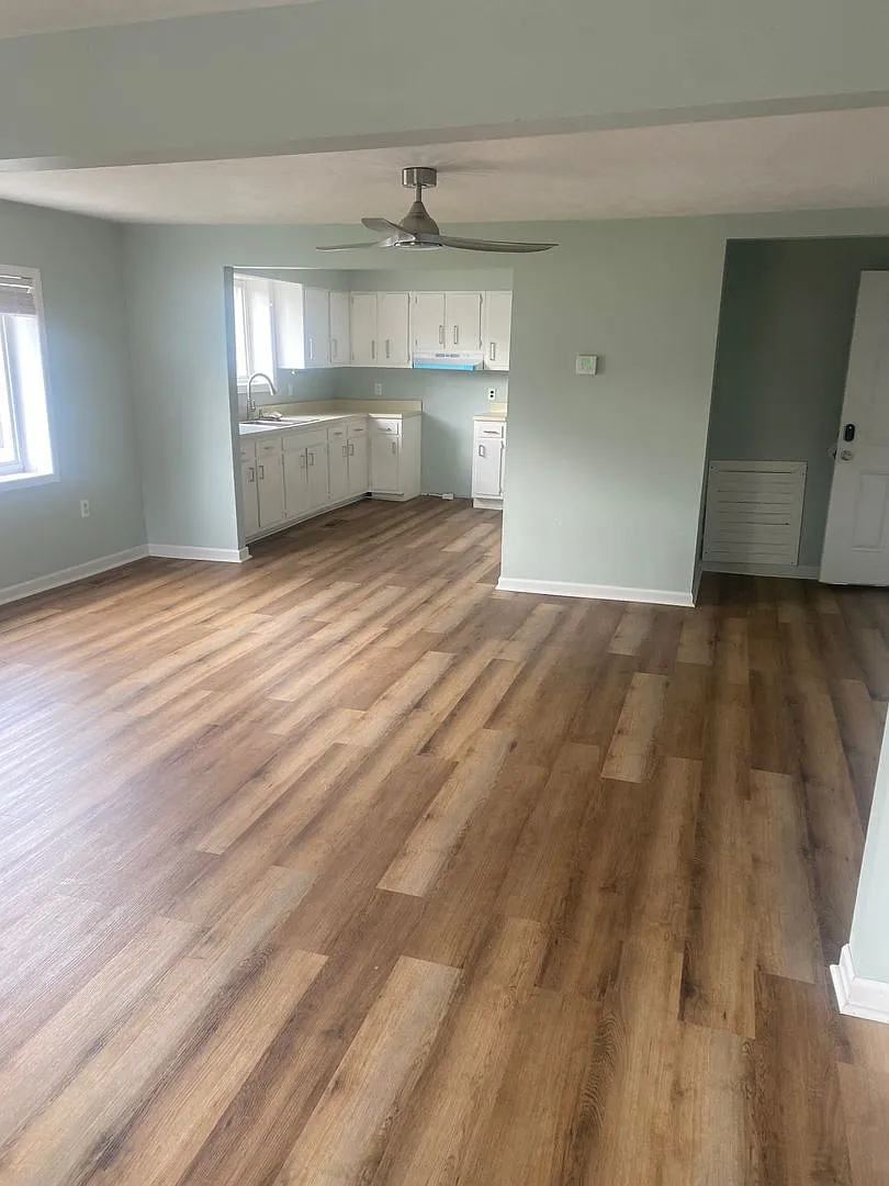 933 Roosevelt Blvd — Photo 1