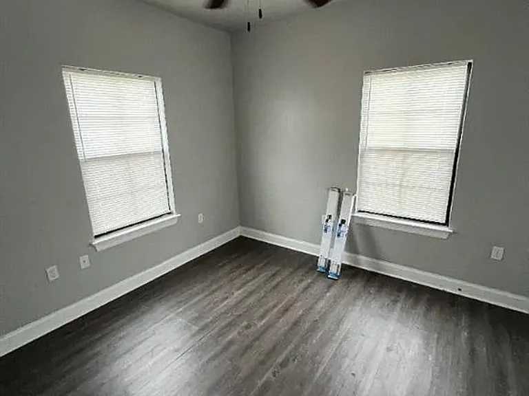 5515 Paige St — Photo 1
