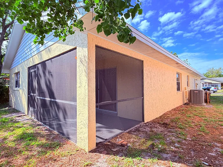 10609 Wyndcliff Dr — Photo 27
