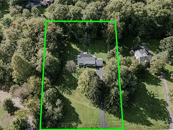 3rd image of 110 Meadow Ln