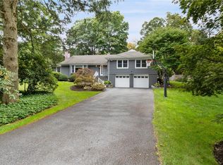 3 High Point Cir, Chappaqua, NY 10514