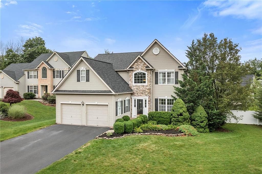 7040 Maple Ct, Coopersburg, PA 18036 Zillow