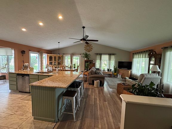 5th image of 365 Prairiewood Dr