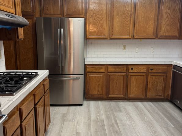 703 9th St APT 3