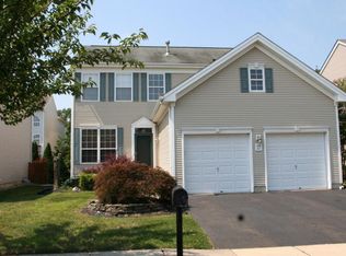 17 Inverness Dr, Manalapan, NJ 07726