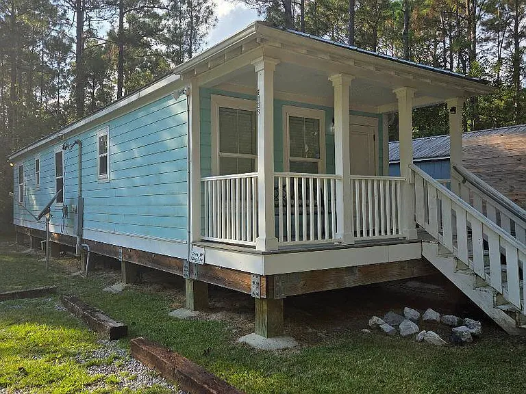 2 bedroom cottage near beach