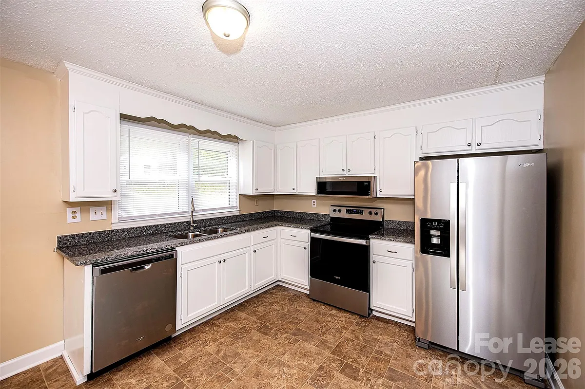 Building Photo - 2711 Springbrook Cir