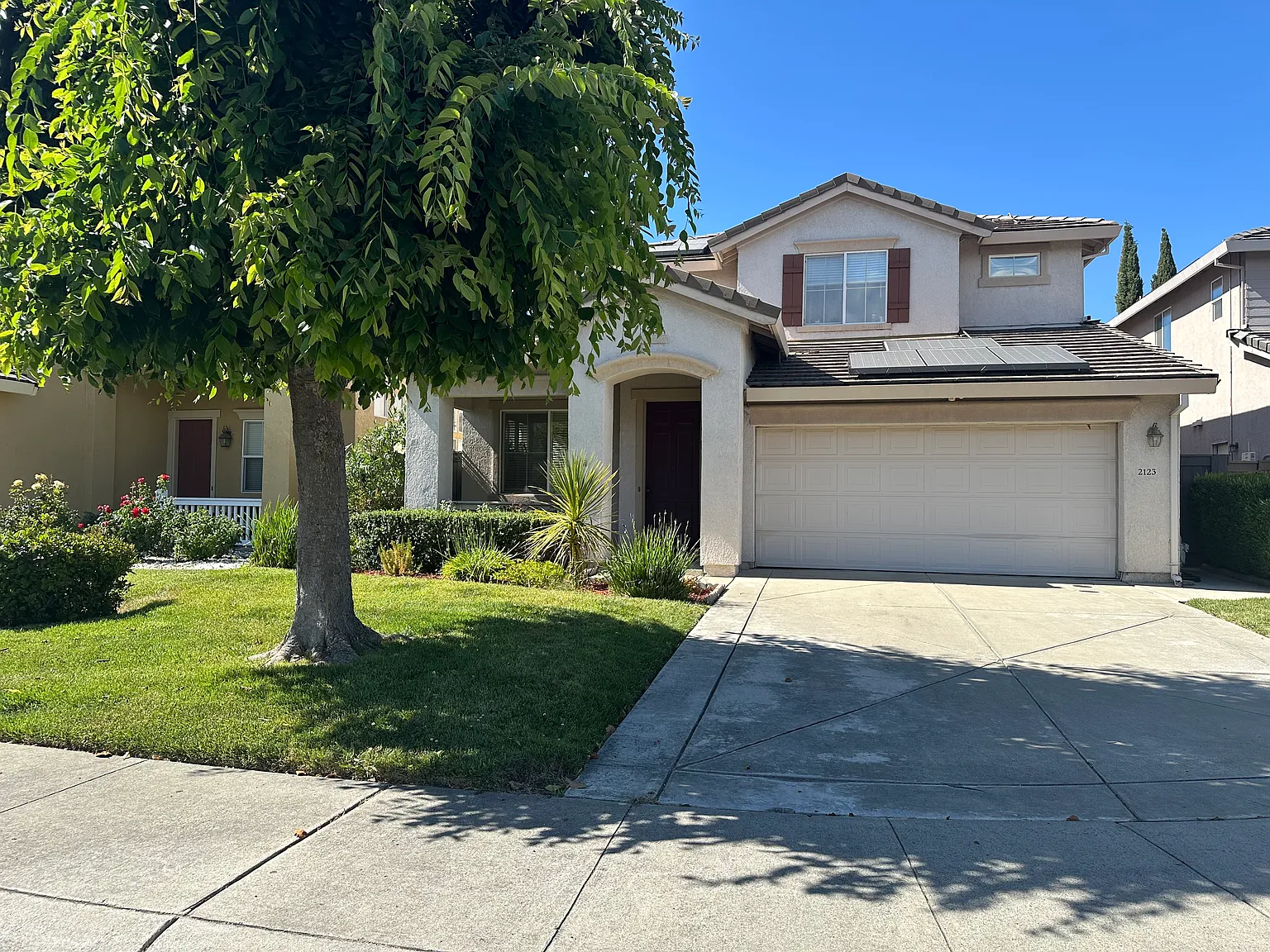 2 bed, 2400 sqft, $1,300 — Photo 1