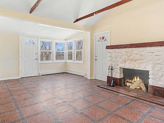 3rd image of 10 Berton Rd