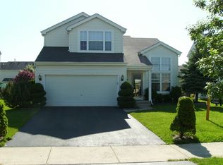 454 Mayfield Ln, Aurora, IL 60504