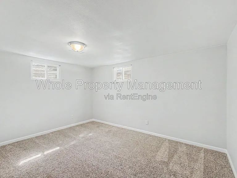 3404 S Clinton Ct — Photo 22