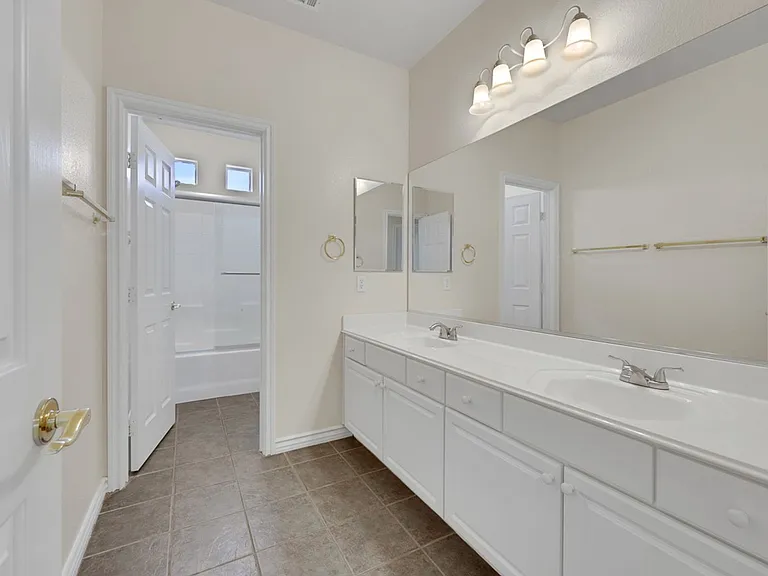 290 Spectacular St — Photo 16